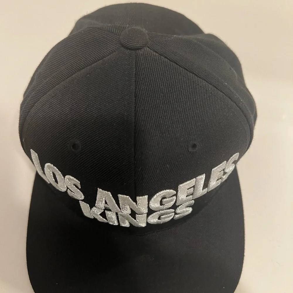 Mitchell& Ness Snap Back Hat (Los Ángeles Kings) - Picture 3 of 6